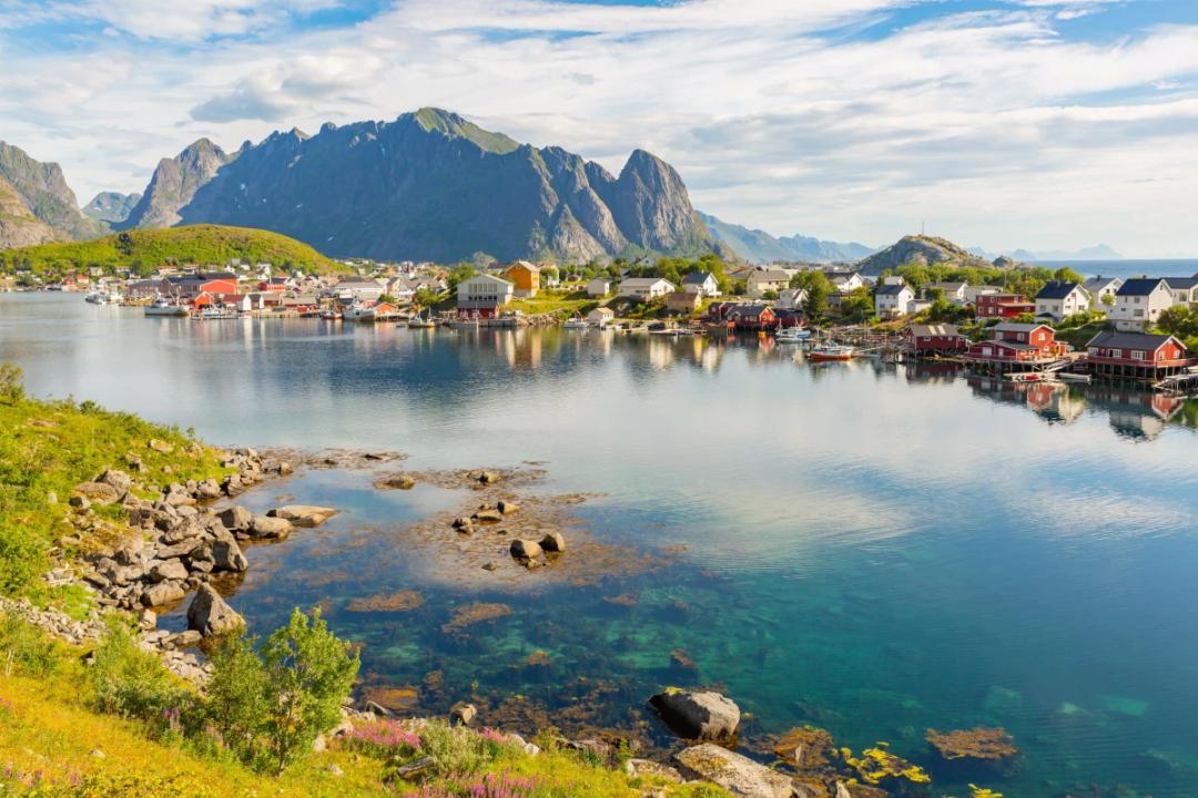 https://media.leisurecom.com/cruise/image-2025-09-22-14-39-21.webp